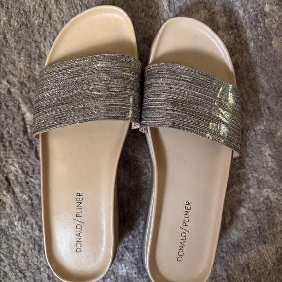 Donald pliner platform Fifi sandal Excellent condition gold - Picture 5 of 11